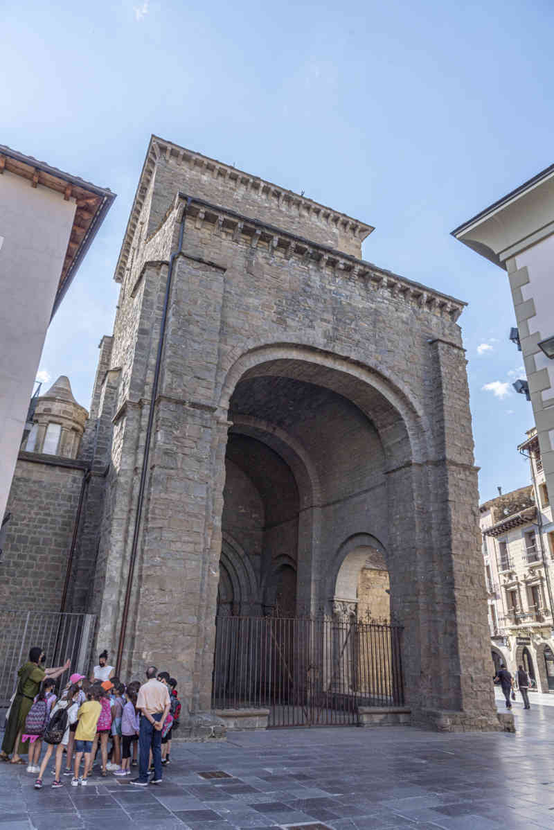 Huesca - Jaca 11 - catedral de San Pedro de Jaca.jpg